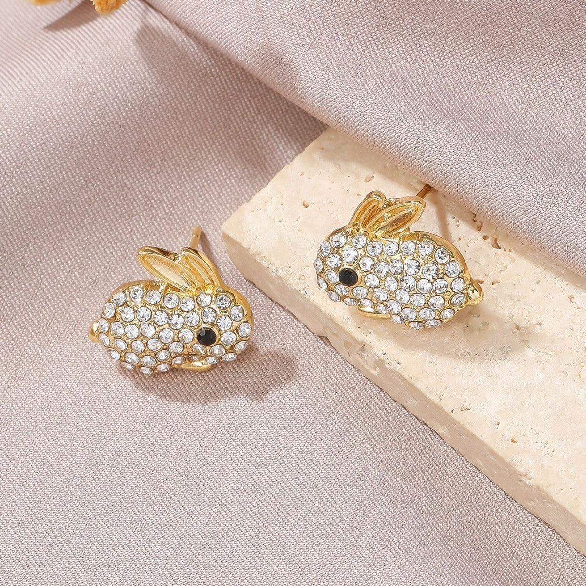 Full-Crystal Zircon Rabbit Earrings Stylish Petite And Versatile