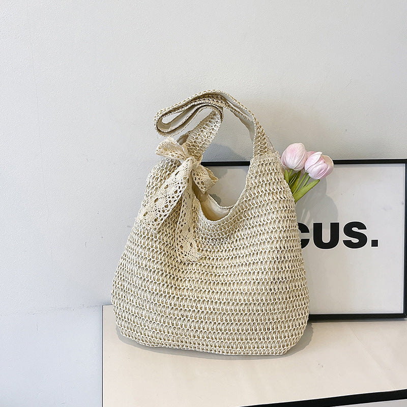 Fashionable Beach Shoulder Bag With A Woven Design And Handle