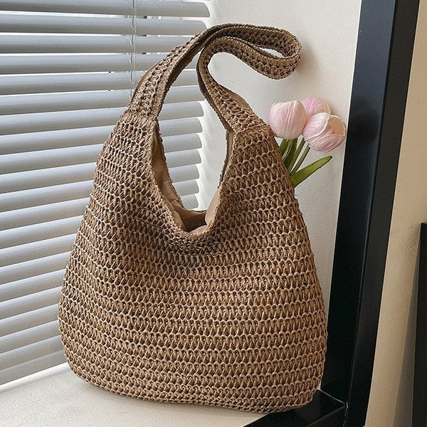 Fashionable Beach Shoulder Bag With A Woven Design And Handle
