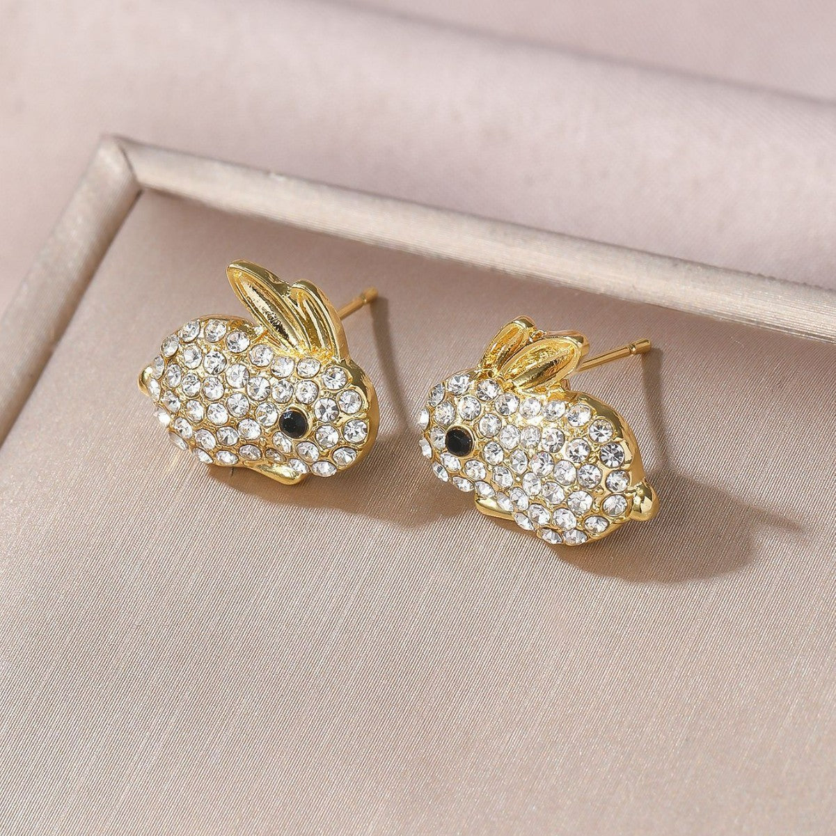 Full-Crystal Zircon Rabbit Earrings Stylish Petite And Versatile
